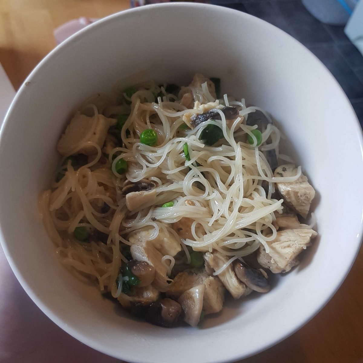 gluten free super noodles with rice chicken and mushroom