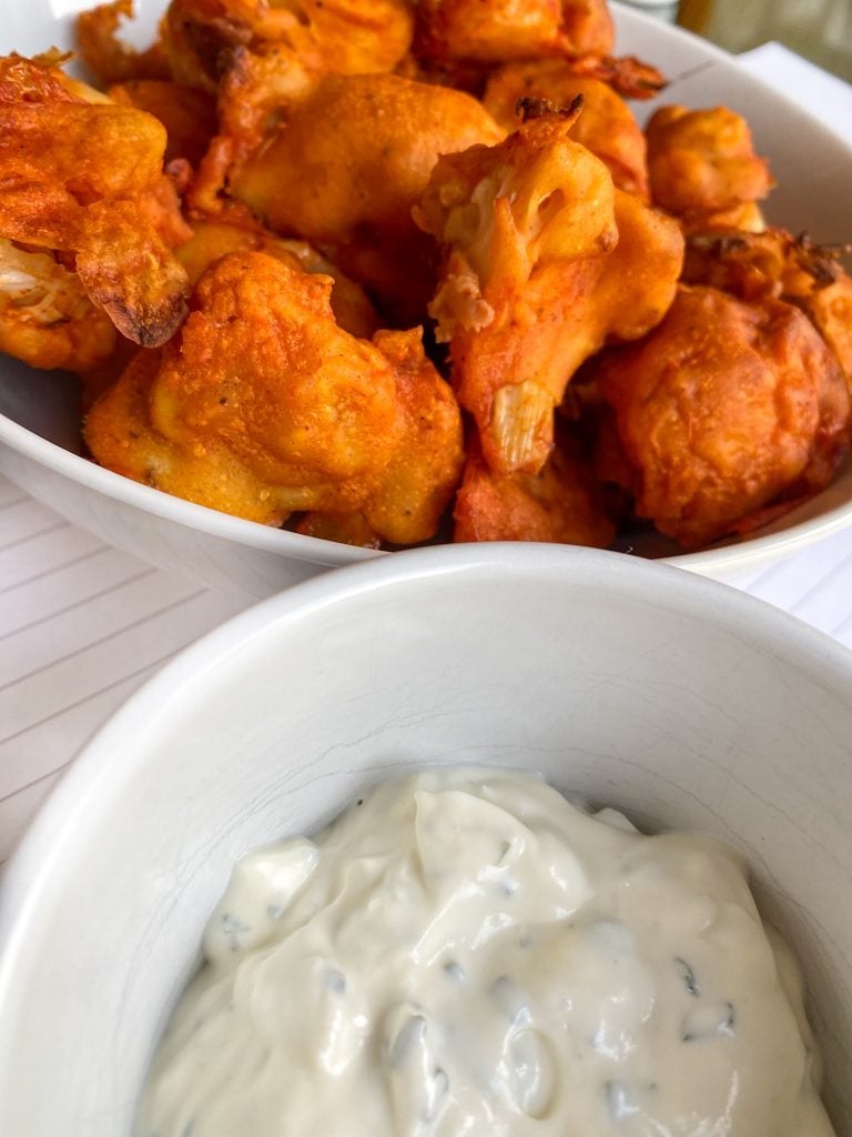 Vegan and Gluten-Free Buffalo Cauliflower Wings - LiberEat