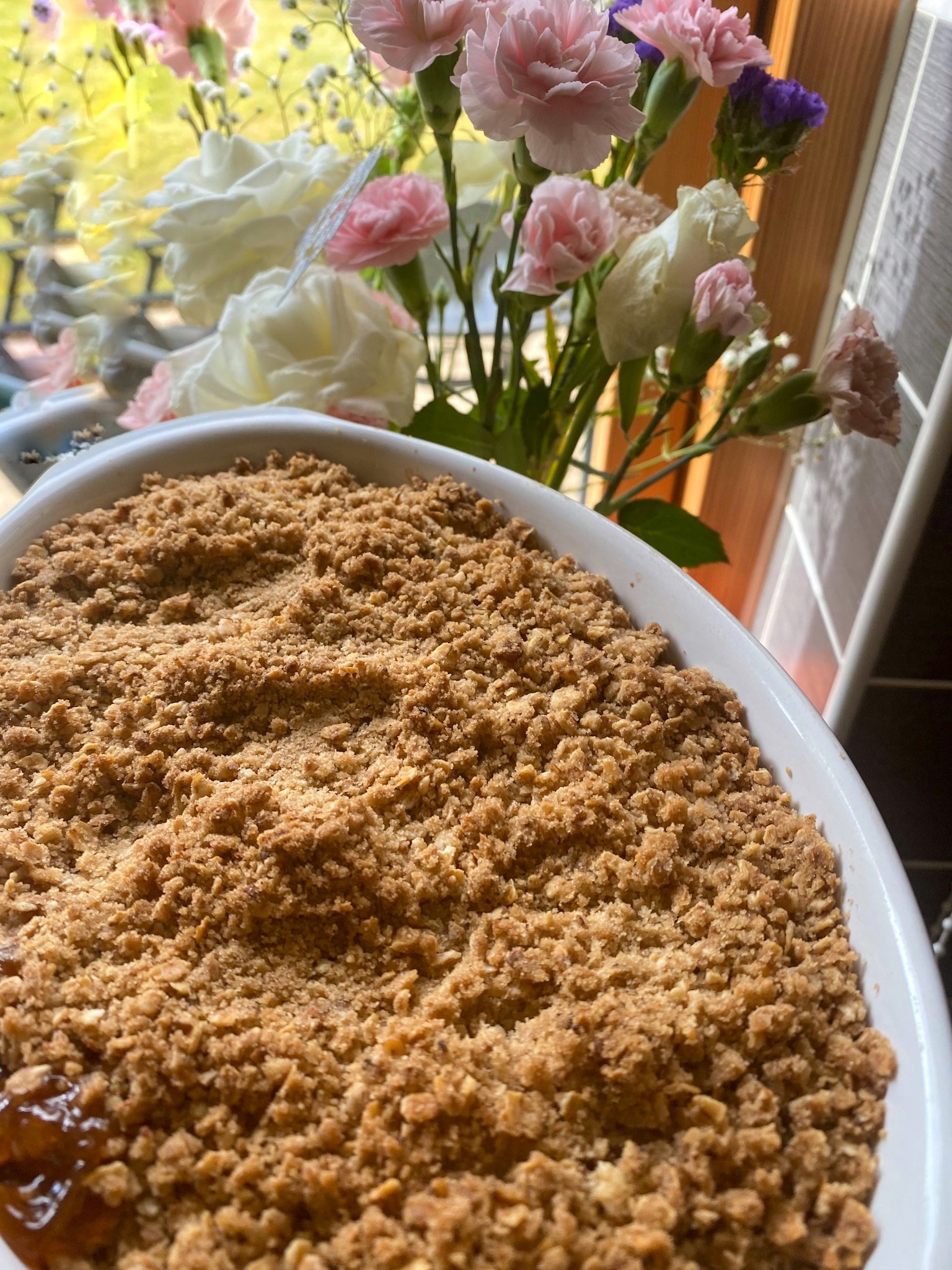 Gluten-Free and Vegan Apple Crumble | Easy and Delicious Recipe - LiberEat